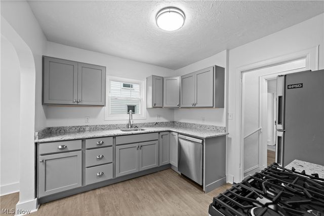 1409 Mayfield Ridge Road, Mayfield Heights, OH 44124