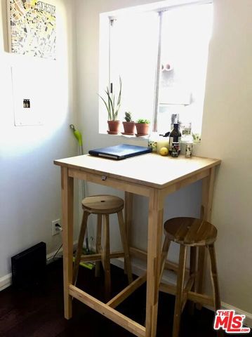 834 Laguna Avenue, Los Angeles, CA 90026