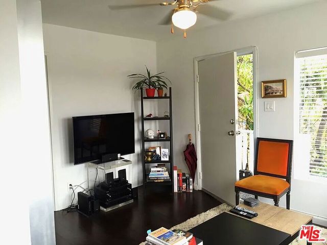 834 Laguna Avenue, Los Angeles, CA 90026