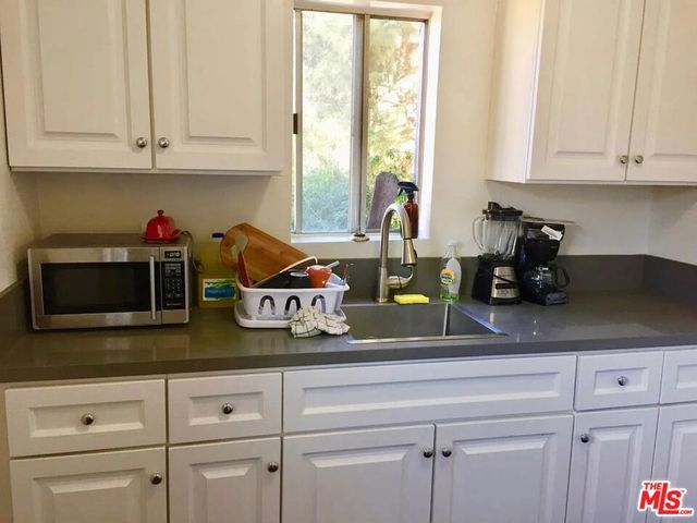 834 Laguna Avenue, Los Angeles, CA 90026