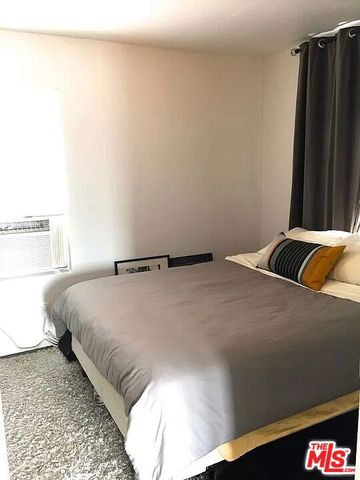 834 Laguna Avenue, Los Angeles, CA 90026