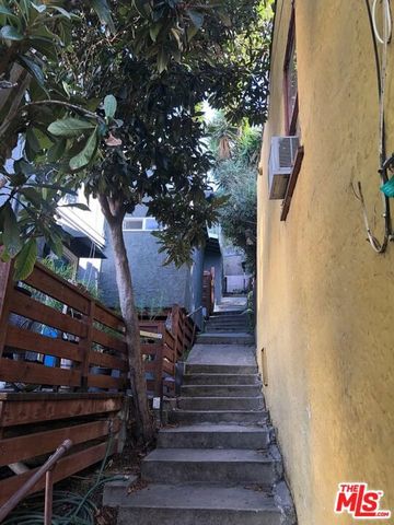 834 Laguna Avenue, Los Angeles, CA 90026