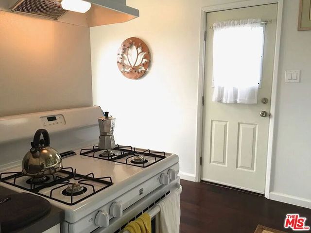 834 Laguna Avenue, Los Angeles, CA 90026