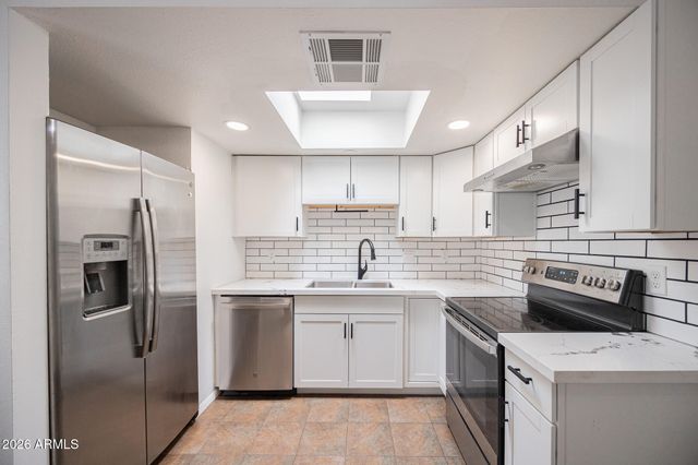 6008 W AUGUSTA Avenue, Glendale, AZ 85301
