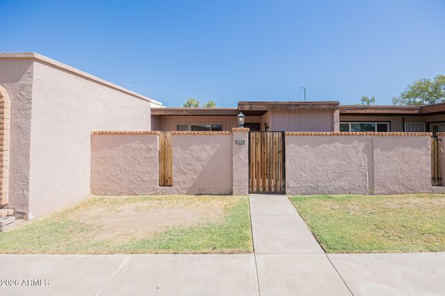 6008 W AUGUSTA Avenue, Glendale, AZ 85301