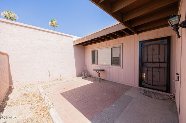 6008 W AUGUSTA Avenue, Glendale, AZ 85301