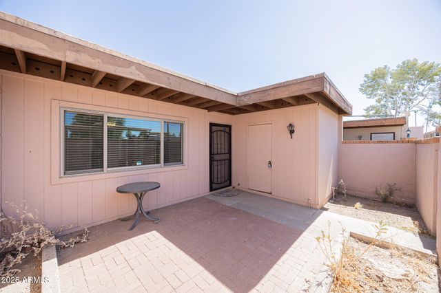6008 W AUGUSTA Avenue, Glendale, AZ 85301