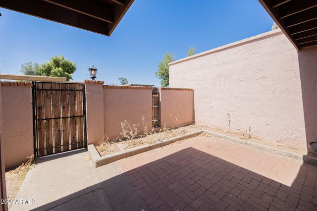 6008 W AUGUSTA Avenue, Glendale, AZ 85301