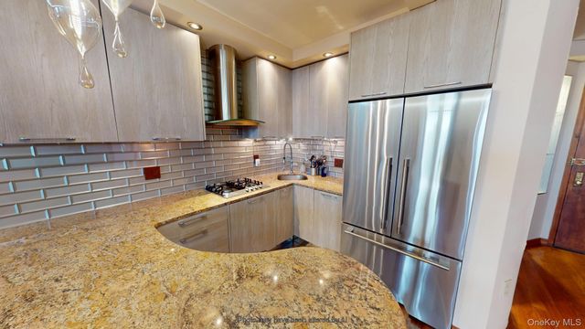 2617 E 17th Street 4D, Brooklyn, NY 11235