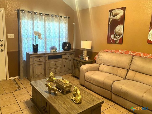 1004 Leah Drive B, Troy, TX 76579