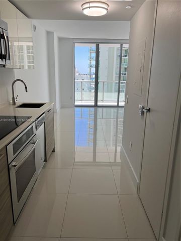 1300 Brickell Bay Drive 1606, Miami, FL 33131