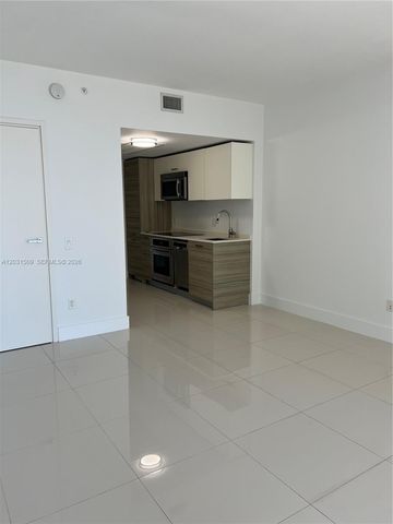 1300 Brickell Bay Drive 1606, Miami, FL 33131