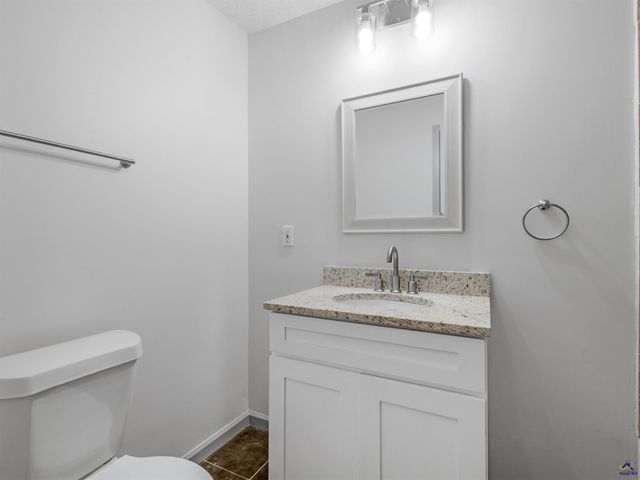 1999 Hampton Locust Grove Road, Locust Grove, GA 30248