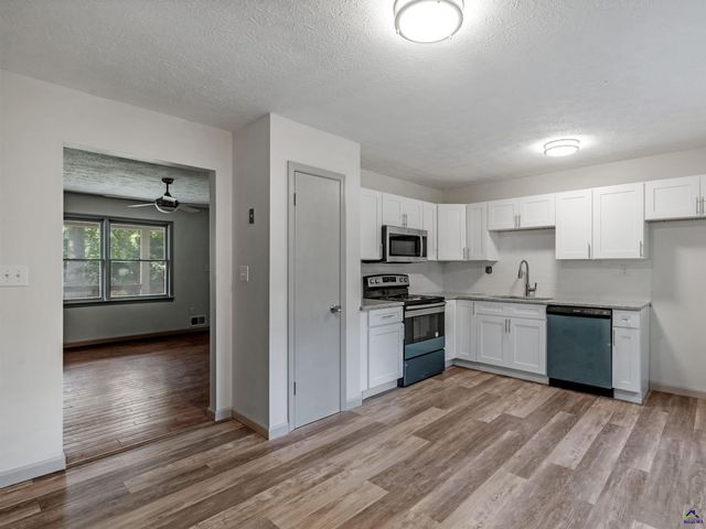 1999 Hampton Locust Grove Road, Locust Grove, GA 30248