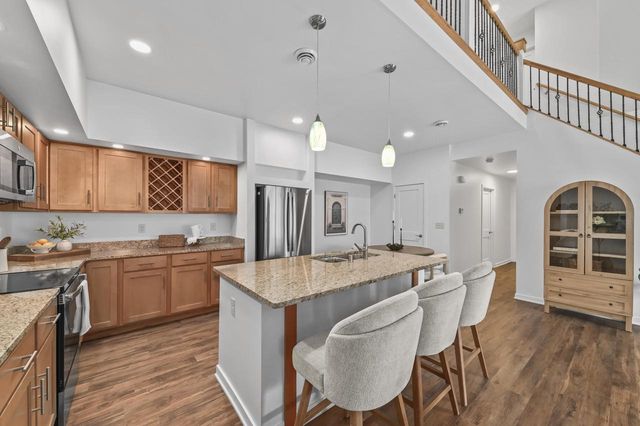2703 Pond DRIVE, Saint Francis, WI 53235