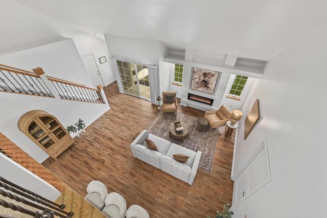 2703 Pond DRIVE, Saint Francis, WI 53235