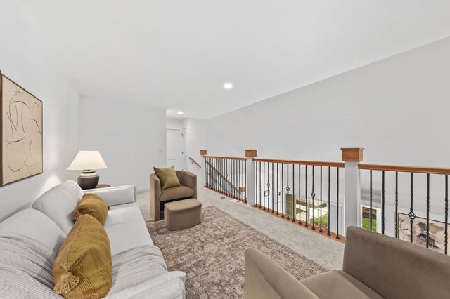 2703 Pond DRIVE, Saint Francis, WI 53235