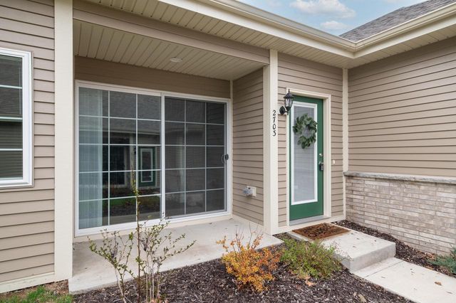 2703 Pond DRIVE, Saint Francis, WI 53235