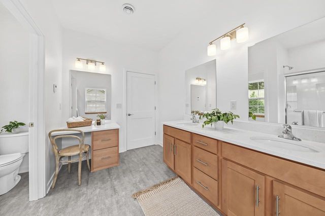 2703 Pond DRIVE, Saint Francis, WI 53235