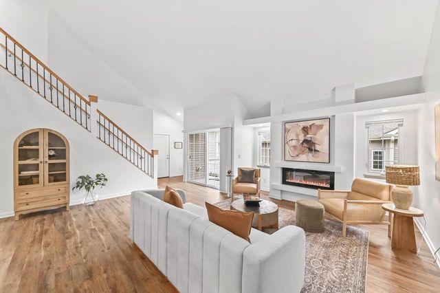 2703 Pond DRIVE, Saint Francis, WI 53235