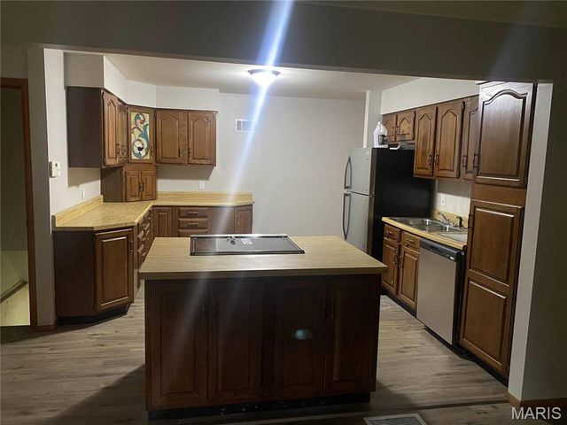 1445 Fairmeadows Lane, St Louis, MO 63138