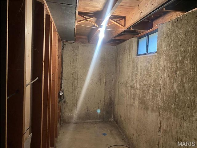 1445 Fairmeadows Lane, St Louis, MO 63138