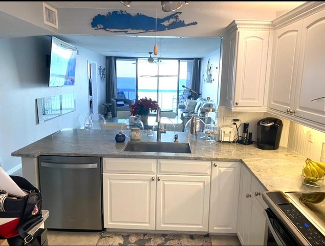 9940 S Ocean Drive 1004, Jensen Beach, FL 34957