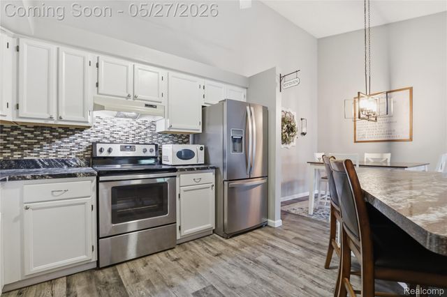 61212 Greenwood Drive, South Lyon, MI 48178