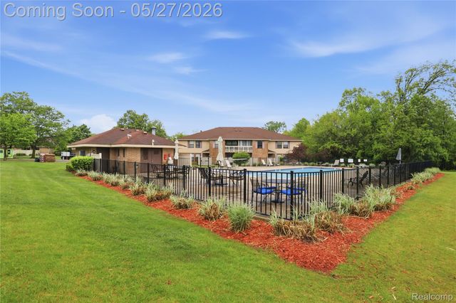 61212 Greenwood Drive, South Lyon, MI 48178