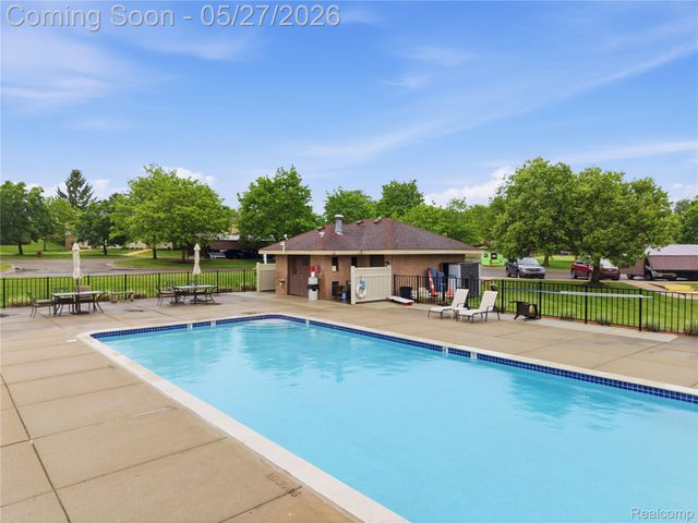 61212 Greenwood Drive, South Lyon, MI 48178
