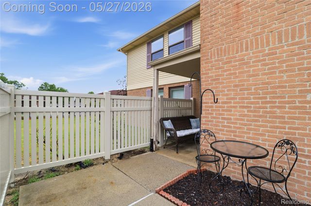 61212 Greenwood Drive, South Lyon, MI 48178