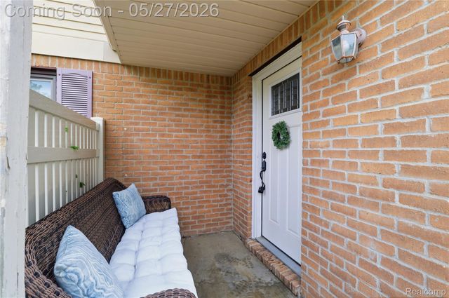 61212 Greenwood Drive, South Lyon, MI 48178