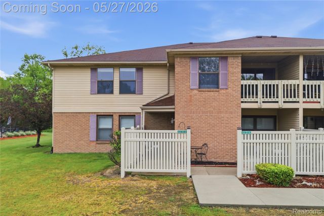 61212 Greenwood Drive, South Lyon, MI 48178