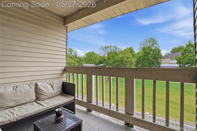 61212 Greenwood Drive, South Lyon, MI 48178