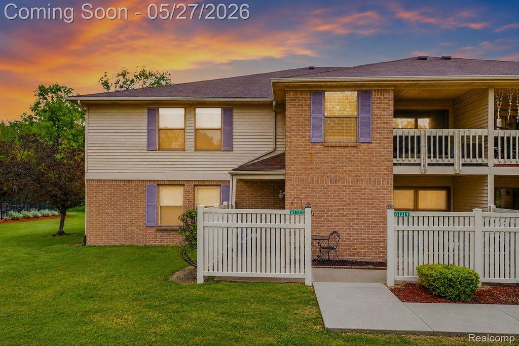 61212 Greenwood Drive, South Lyon, MI 48178