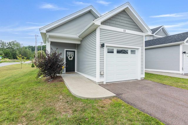 13 Clover Lane, Hinesburg, VT 05461