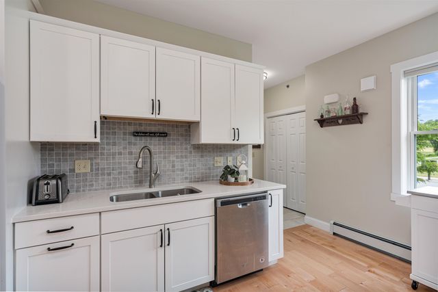 13 Clover Lane, Hinesburg, VT 05461