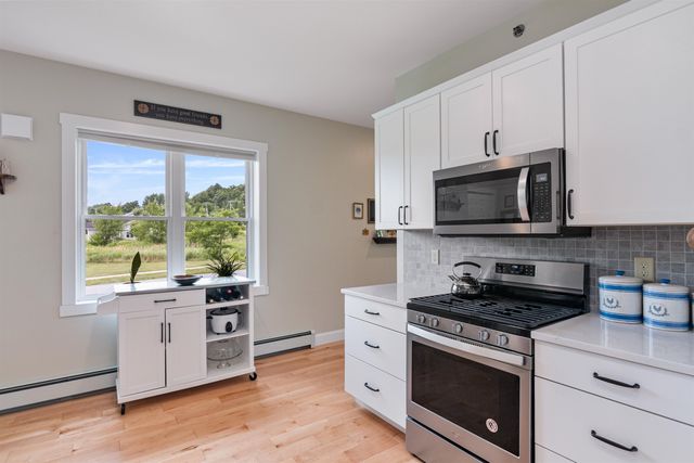13 Clover Lane, Hinesburg, VT 05461