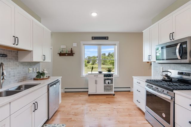 13 Clover Lane, Hinesburg, VT 05461