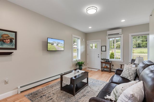 13 Clover Lane, Hinesburg, VT 05461