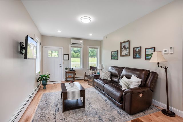 13 Clover Lane, Hinesburg, VT 05461