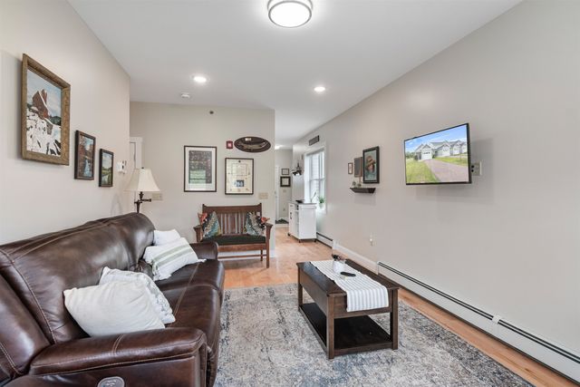 13 Clover Lane, Hinesburg, VT 05461