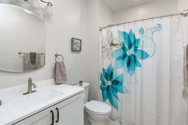 13 Clover Lane, Hinesburg, VT 05461