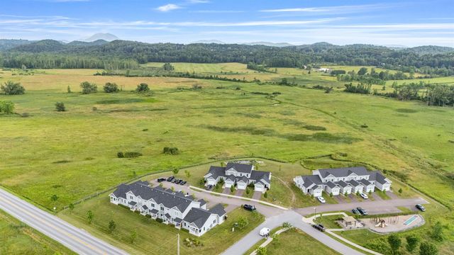 13 Clover Lane, Hinesburg, VT 05461