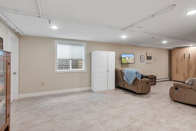 13 Clover Lane, Hinesburg, VT 05461