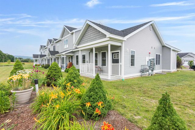 13 Clover Lane, Hinesburg, VT 05461