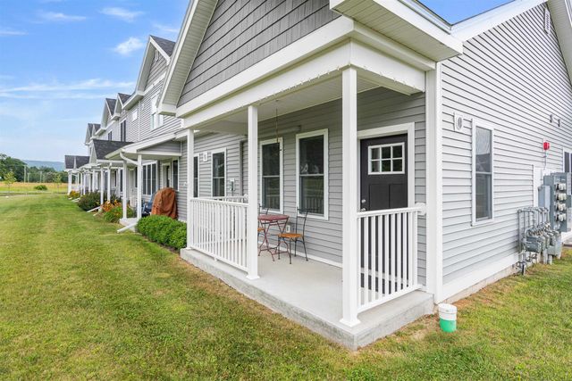 13 Clover Lane, Hinesburg, VT 05461