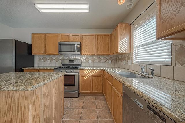 6835 Brighton Hill Lane, Katy, TX 77450