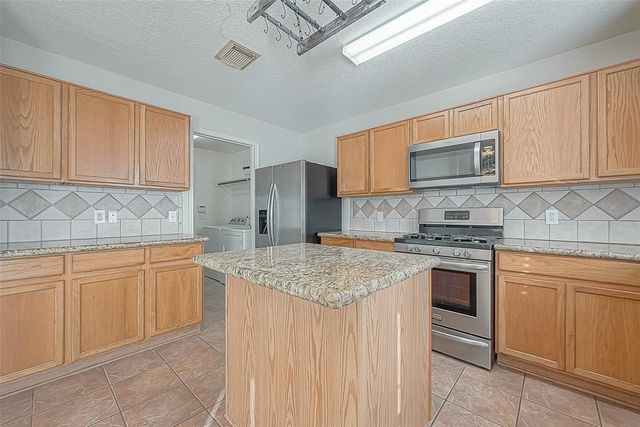 6835 Brighton Hill Lane, Katy, TX 77450