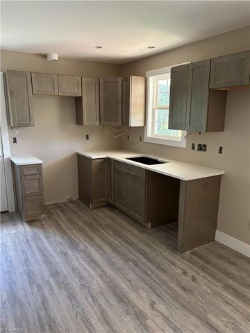 506 Moore Drive, Lexington, NC 27292